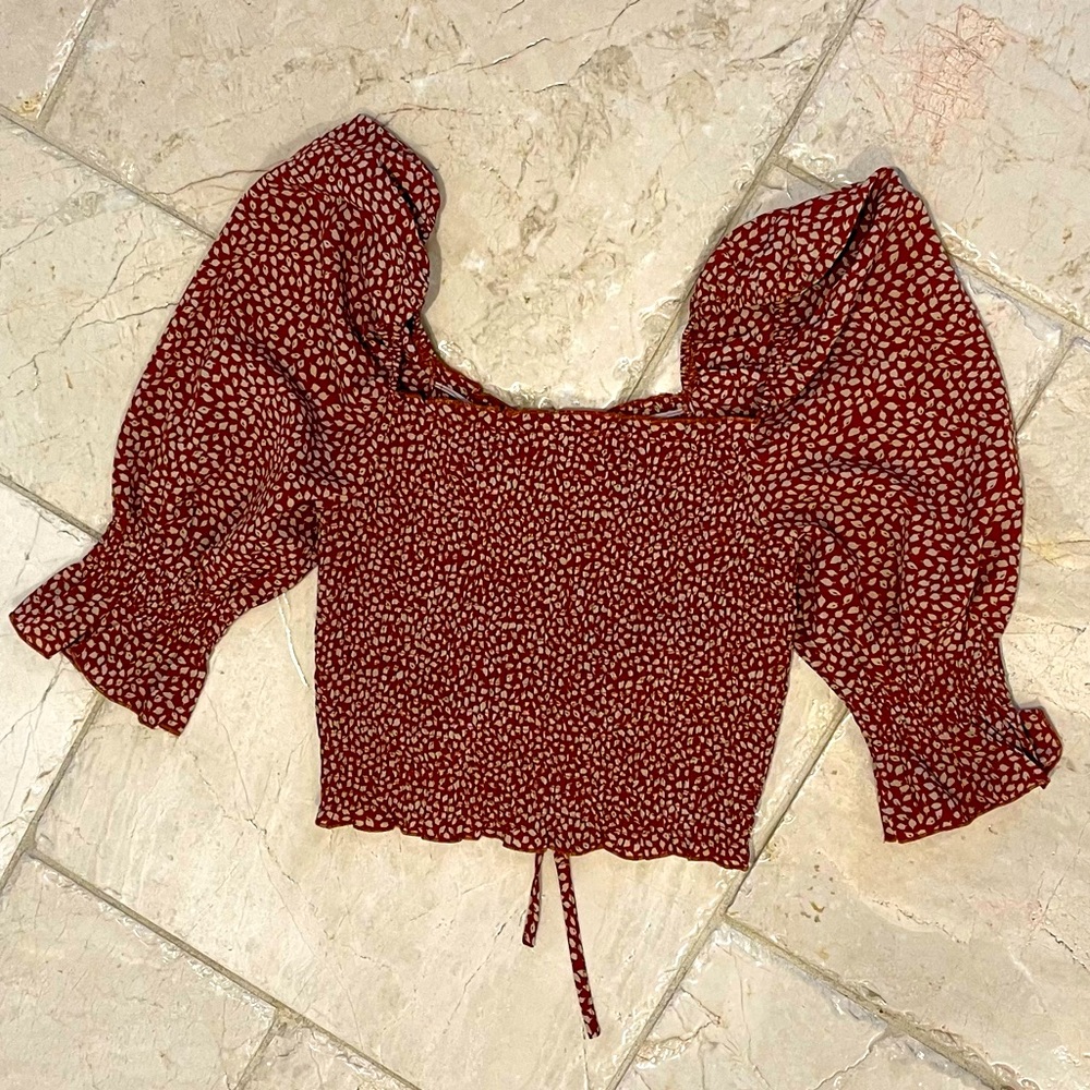 Cropped Ruched Top - Picture 3 of 3